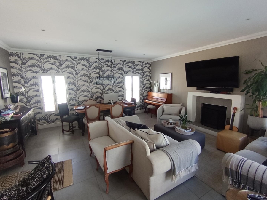 4 Bedroom Property for Sale in Parklands North Western Cape